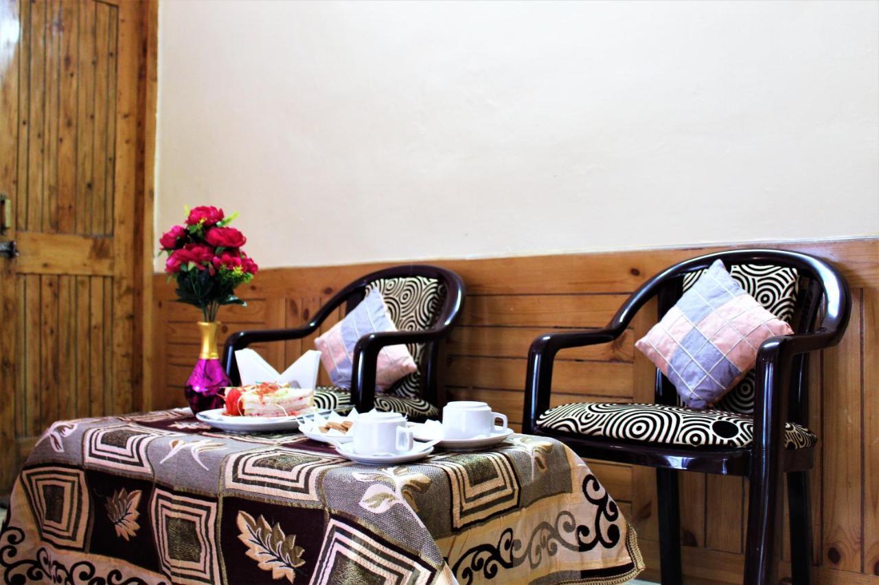 Hotel New Royal Manāli Kültér fotó