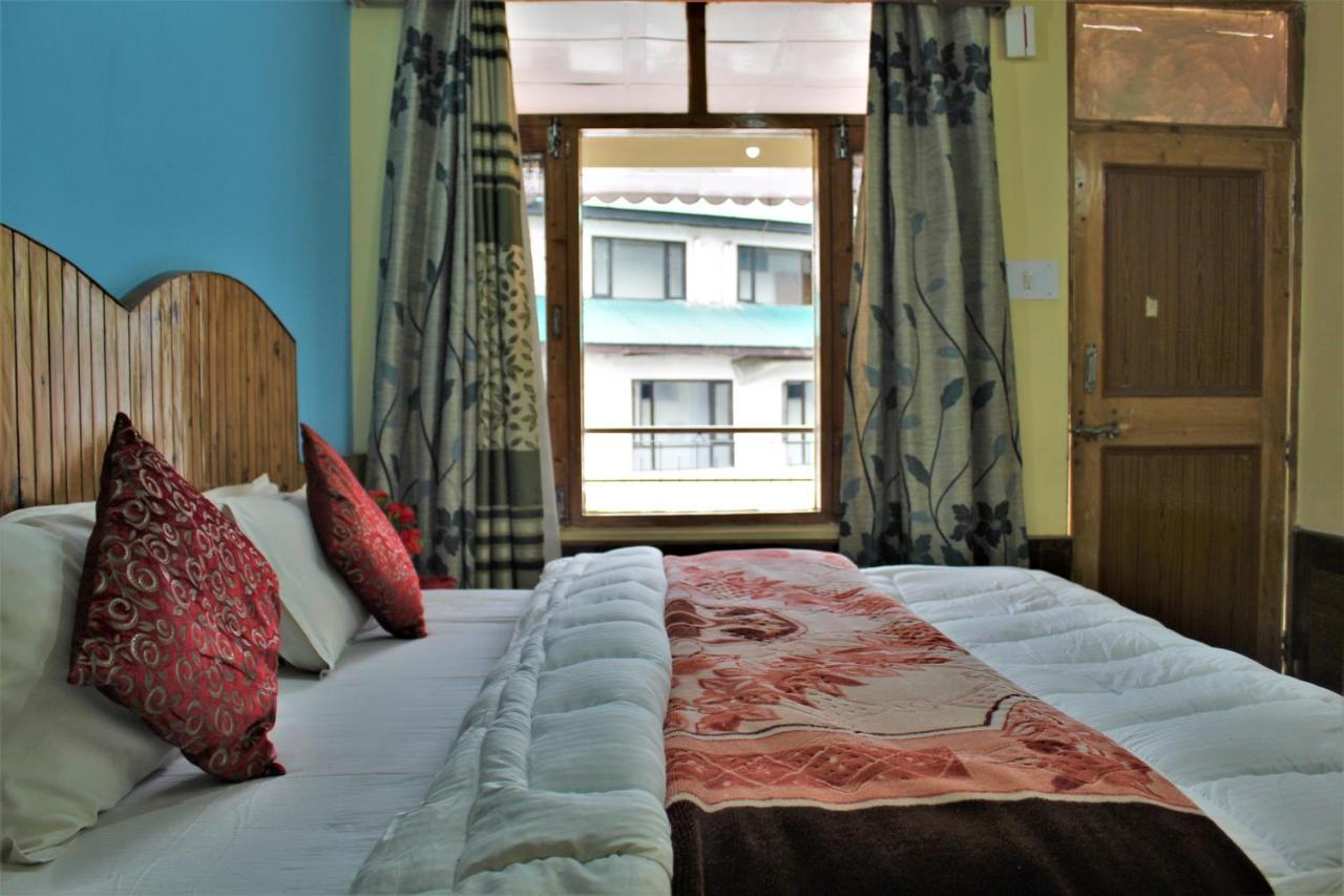 Hotel New Royal Manāli Kültér fotó