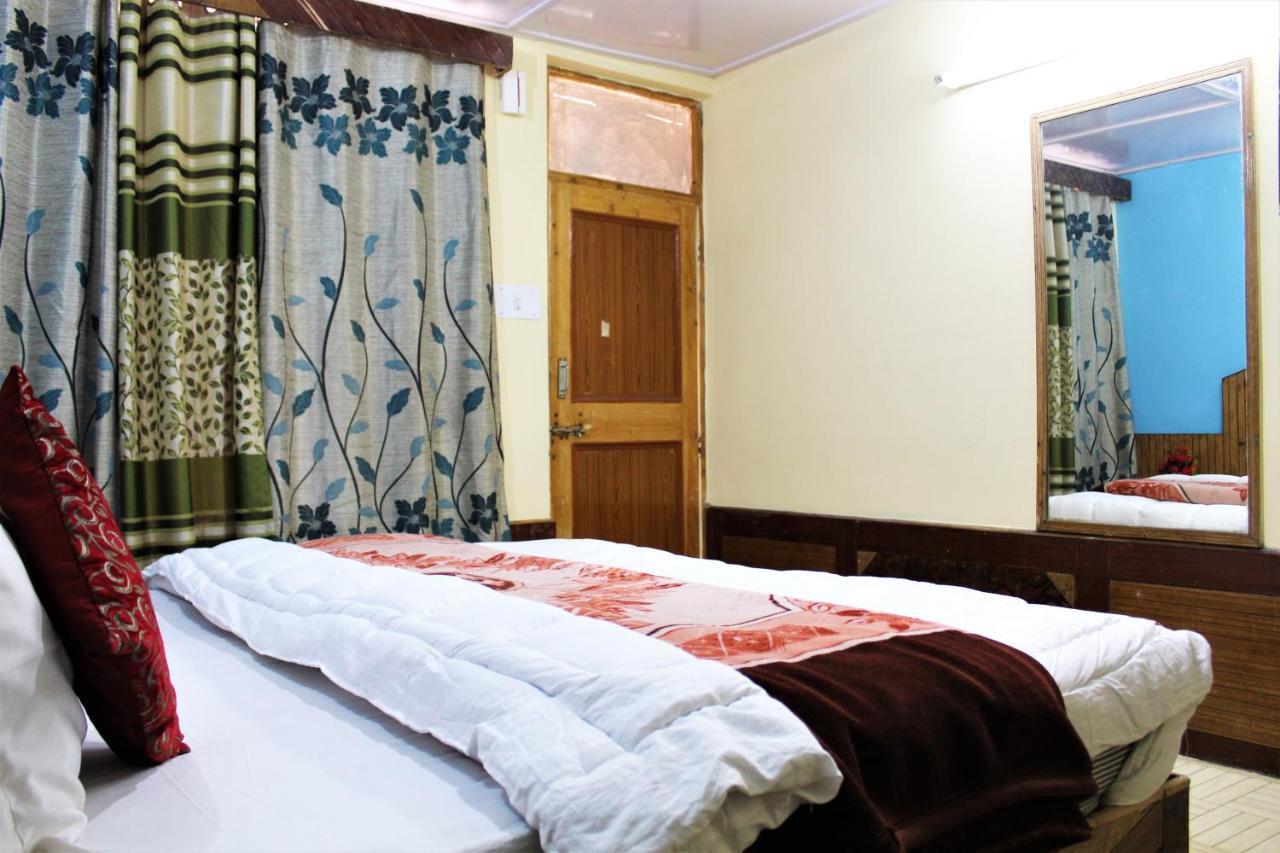 Hotel New Royal Manāli Kültér fotó